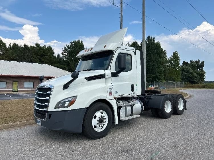 2018 Freightliner Cascadia in Tuscaloosa, AL — photo 3