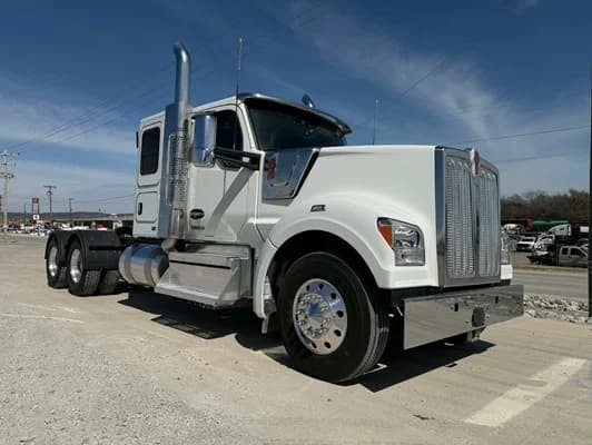 2025 Kenworth W990 in Tulsa, OK