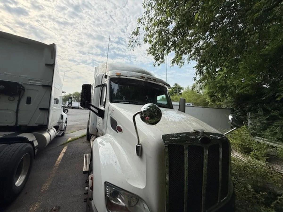 2019 Peterbilt 579 in Beltsville, MD — photo 2