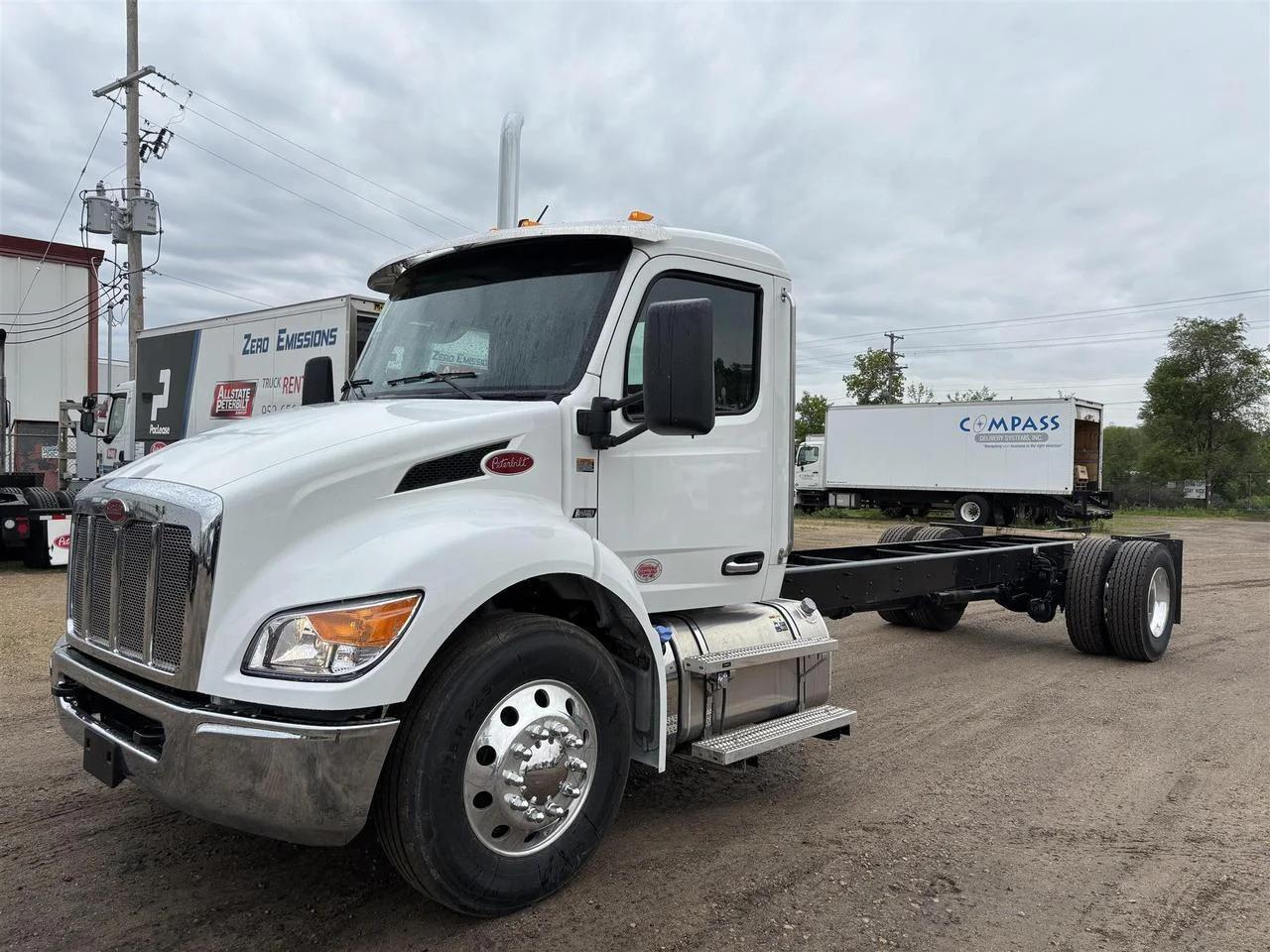 2026 Peterbilt 536 in South St. Paul, MN — photo 10