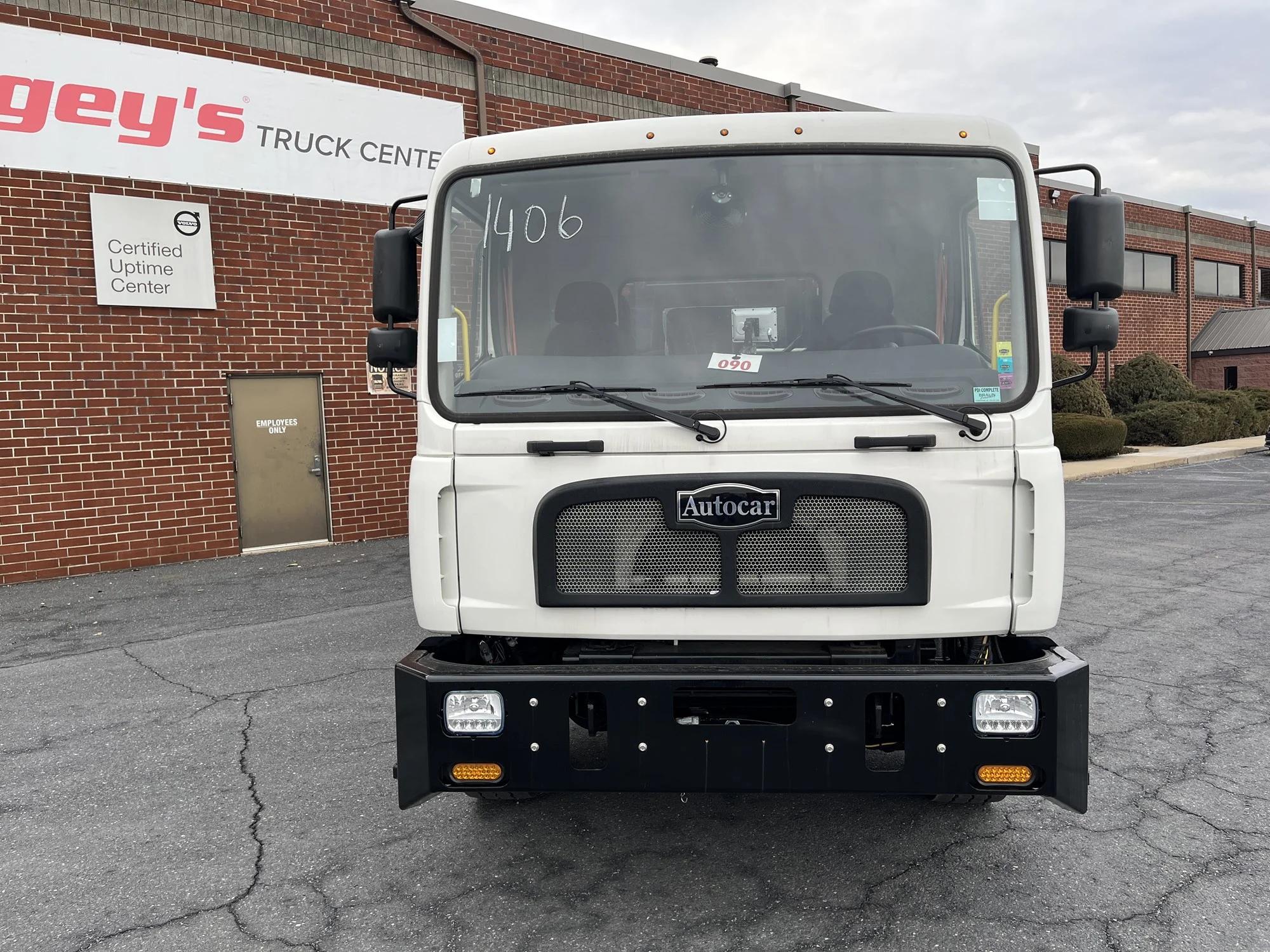 2024 Autocar — photo 5
