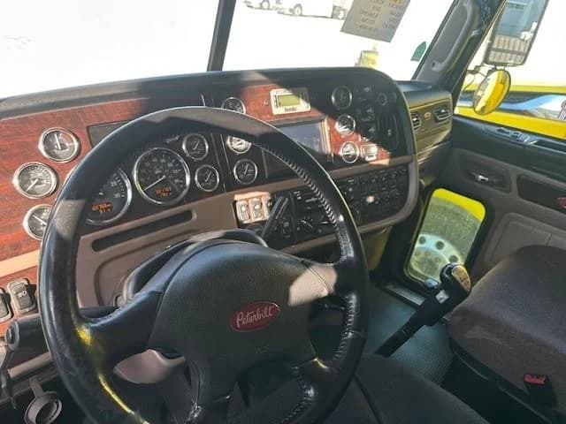 2019 Peterbilt 389 — photo 5