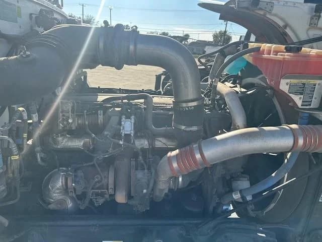 2019 Peterbilt 389 — photo 2