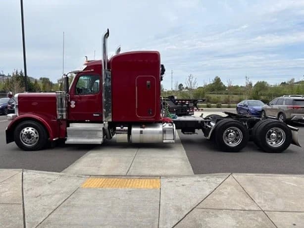 2025 Peterbilt 589 in MS — photo 5