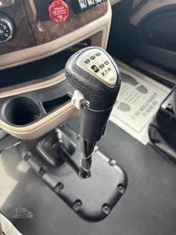 2025 Peterbilt 589 in MS — photo 15