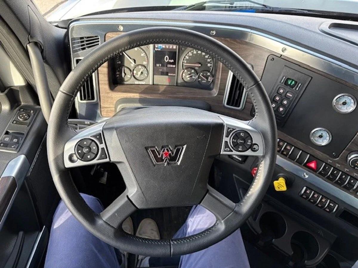 2025 Western Star 49X in La Crosse, WI — photo 19