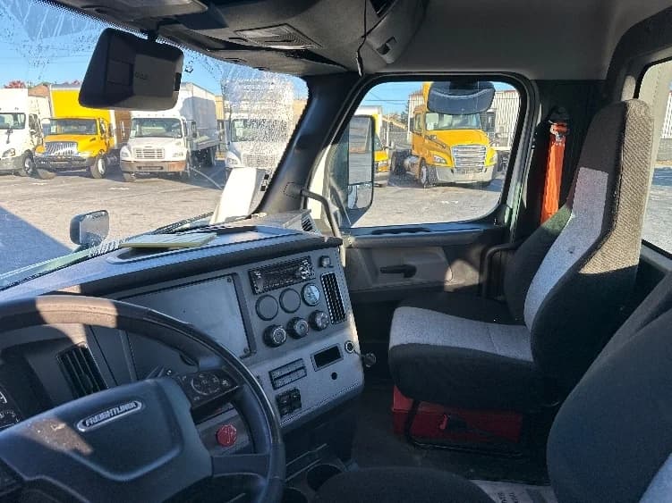 2021 Freightliner Cascadia in Atlanta (Conyers), GA — photo 10