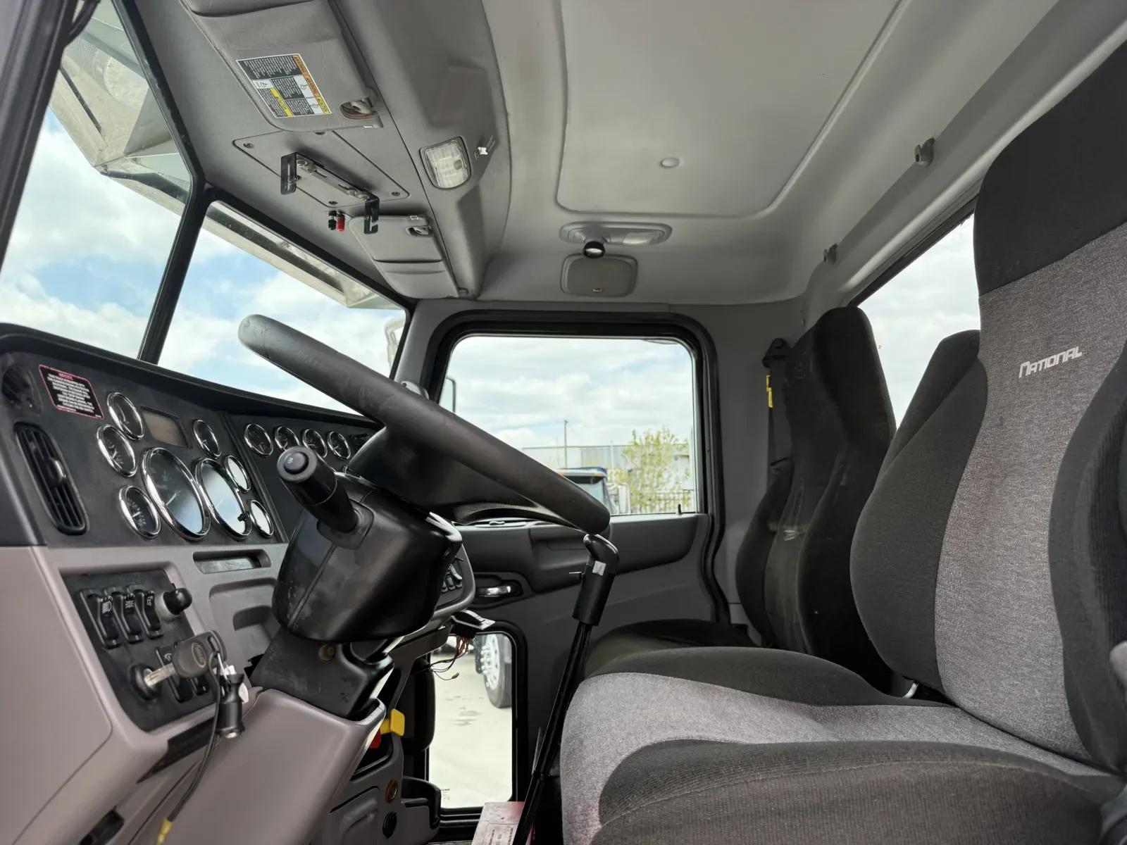 2015 Peterbilt 367 in New Lenox, IL — photo 14