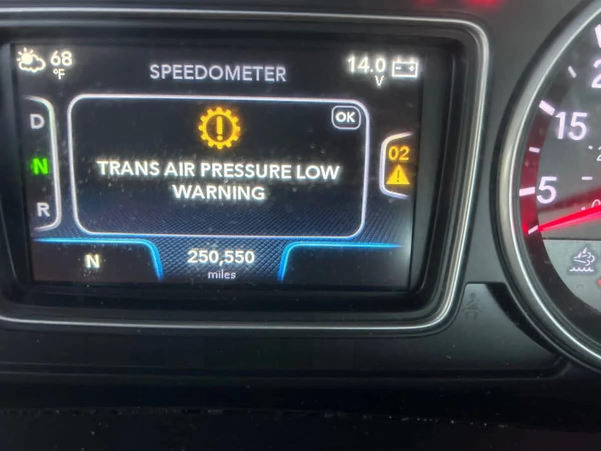 2020 International LT in Pomona, CA — photo 9