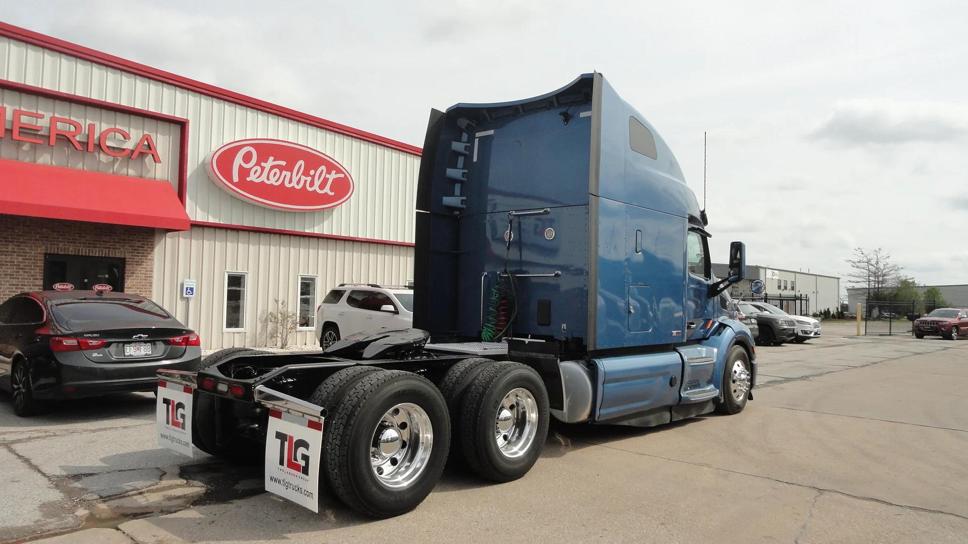 2022 Peterbilt 579 in O'Fallon, MO — photo 4