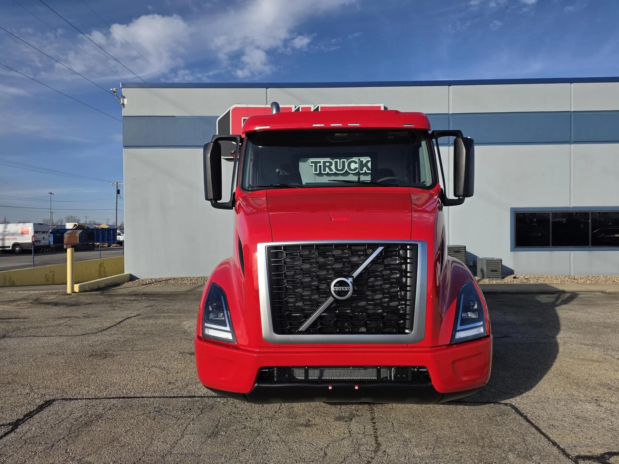 2026 Volvo VNR 640 in Springfield, IL — photo 2