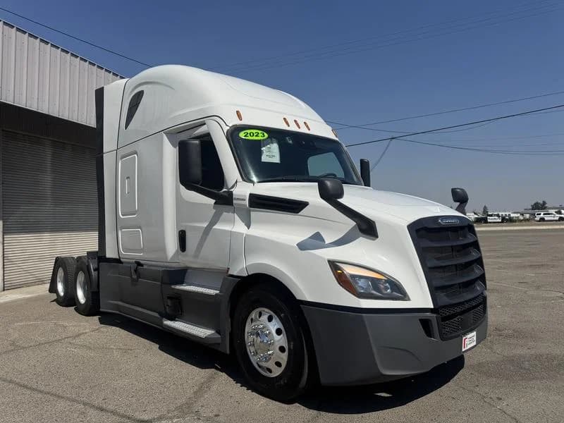 2023 Freightliner Cascadia in Bakersfield