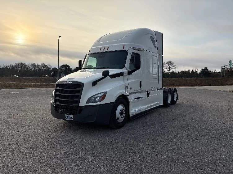 2022 Freightliner Cascadia in Meridian, MS — photo 3