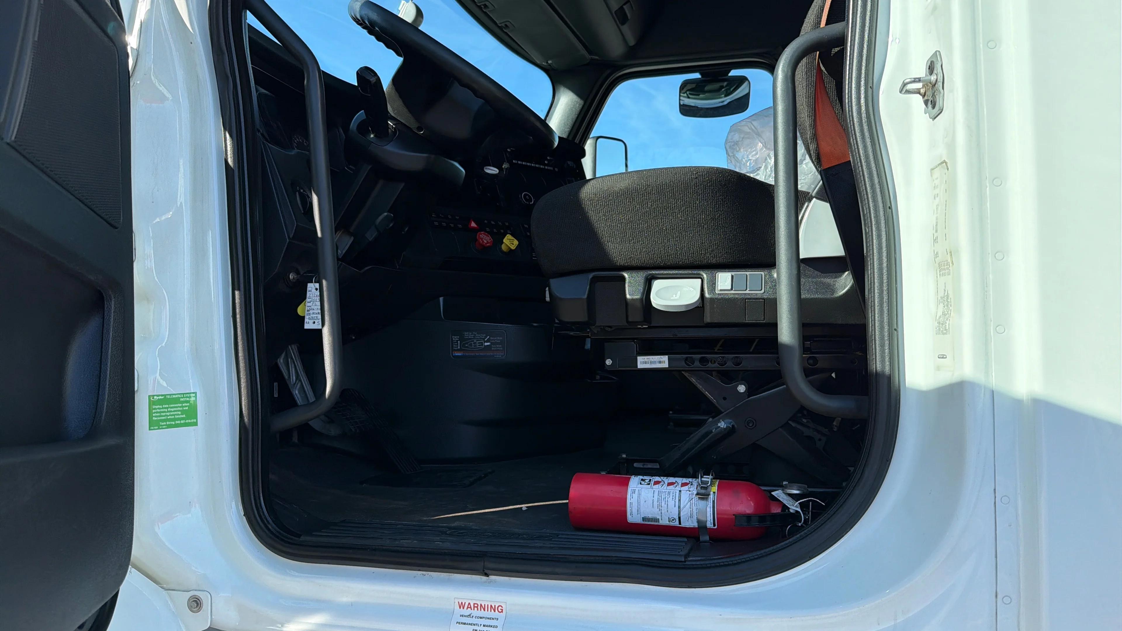 2023 Freightliner Cascadia in Kansas City, MO — photo 39