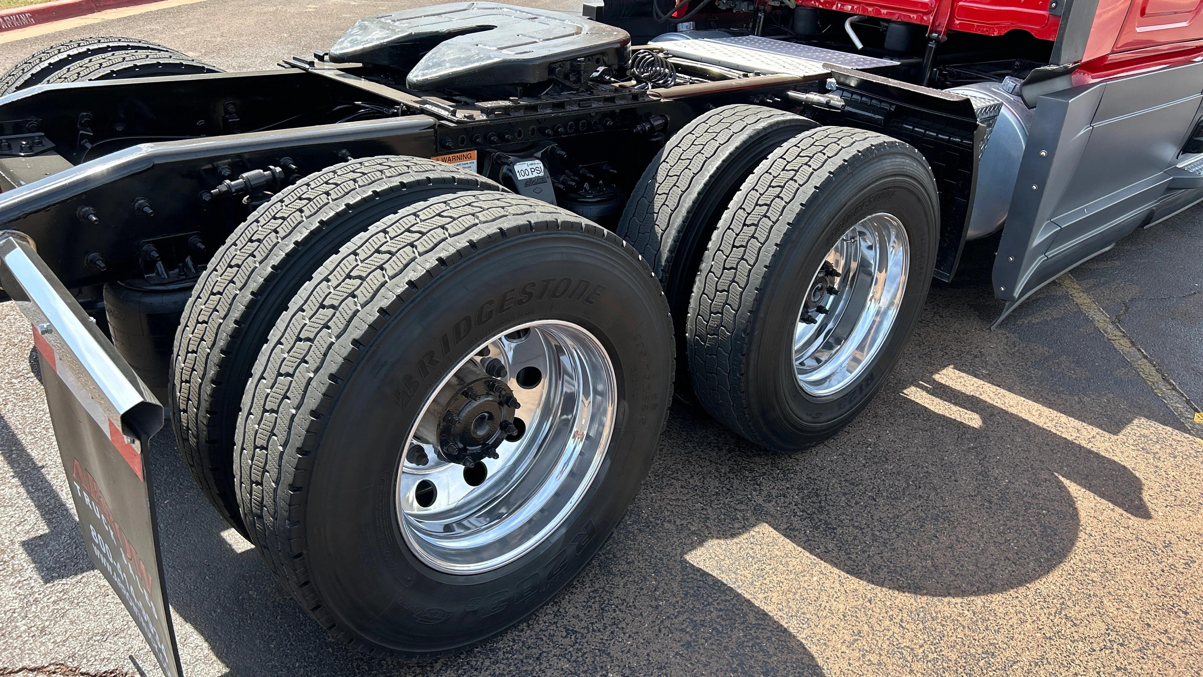 2023 Freightliner Cascadia in Kansas City, MO — photo 29