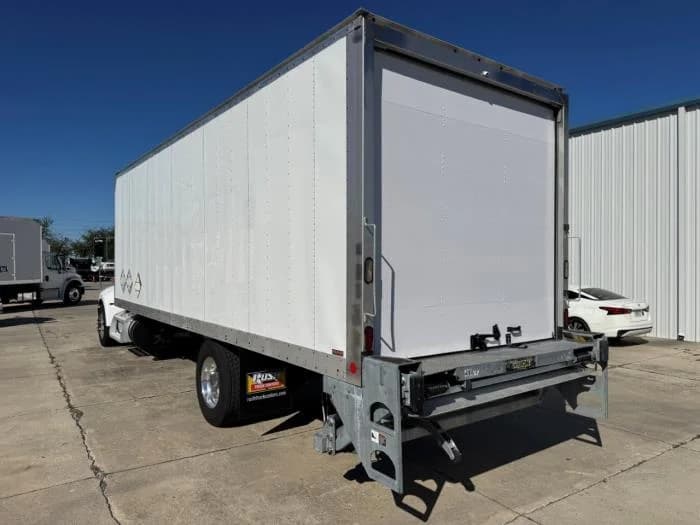 2020 Peterbilt 337 in Orlando, FL — photo 8
