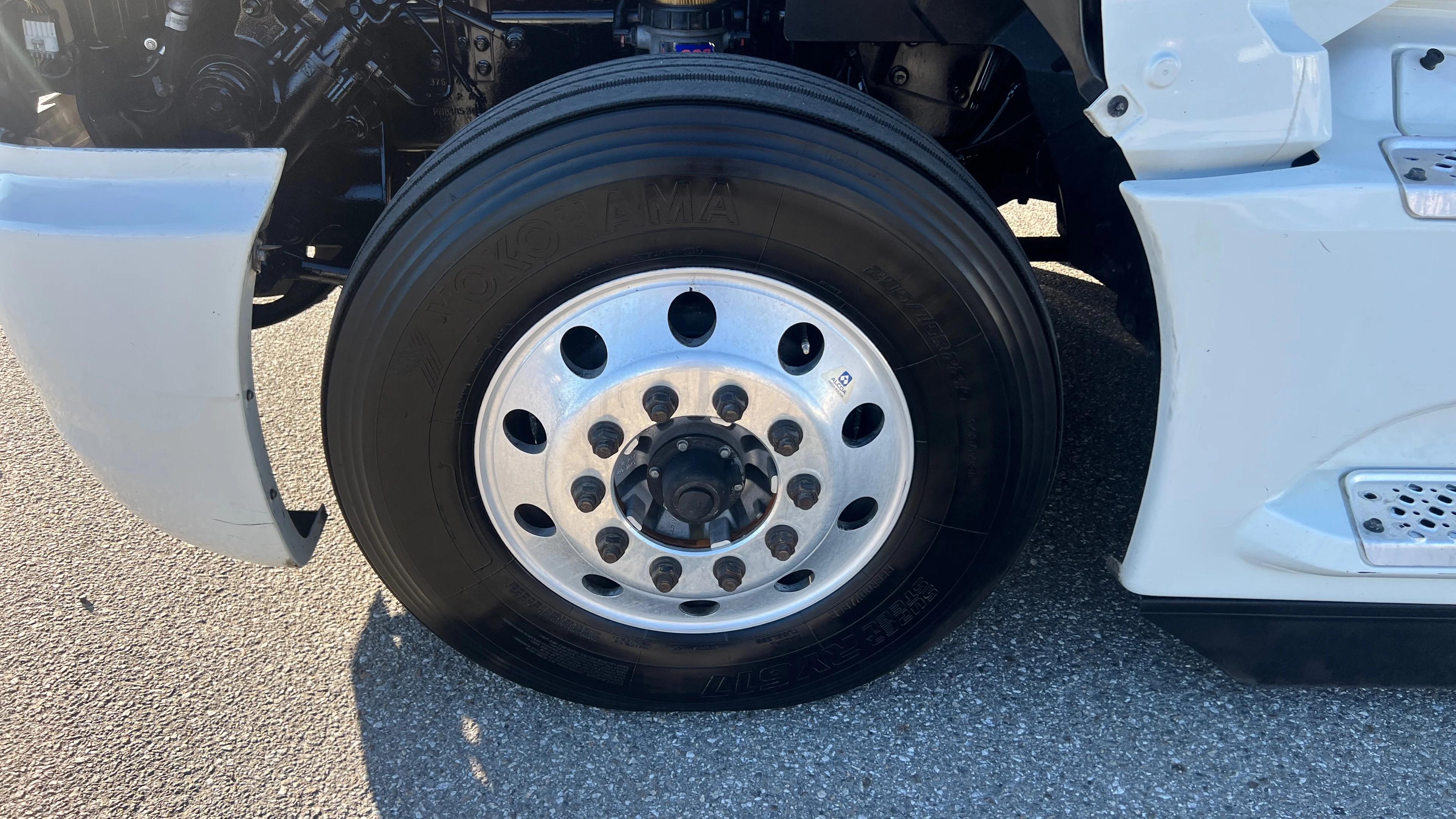 2023 Freightliner Cascadia in Kansas City, MO — photo 30
