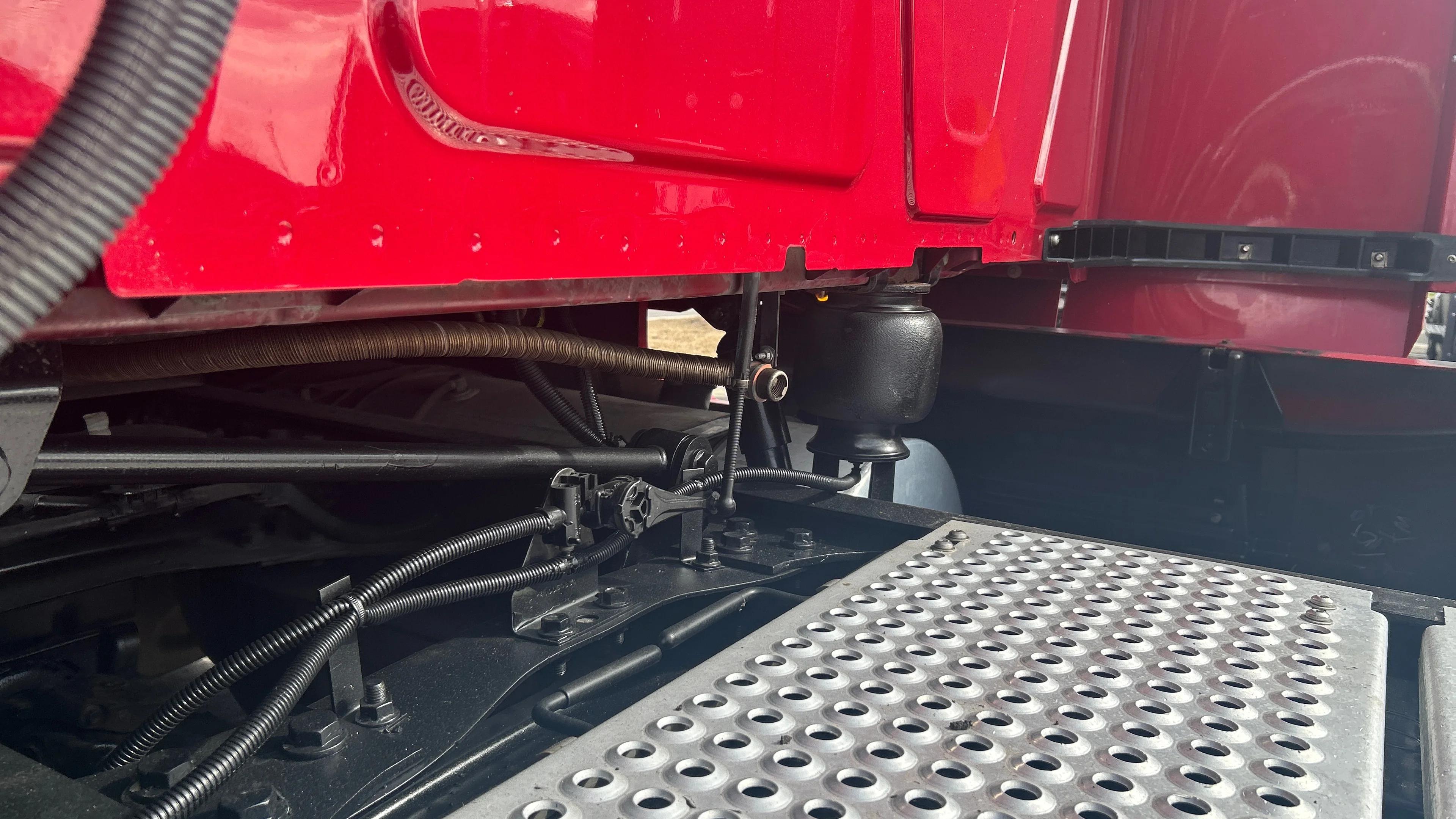 2023 Freightliner Cascadia in Kansas City, MO — photo 21