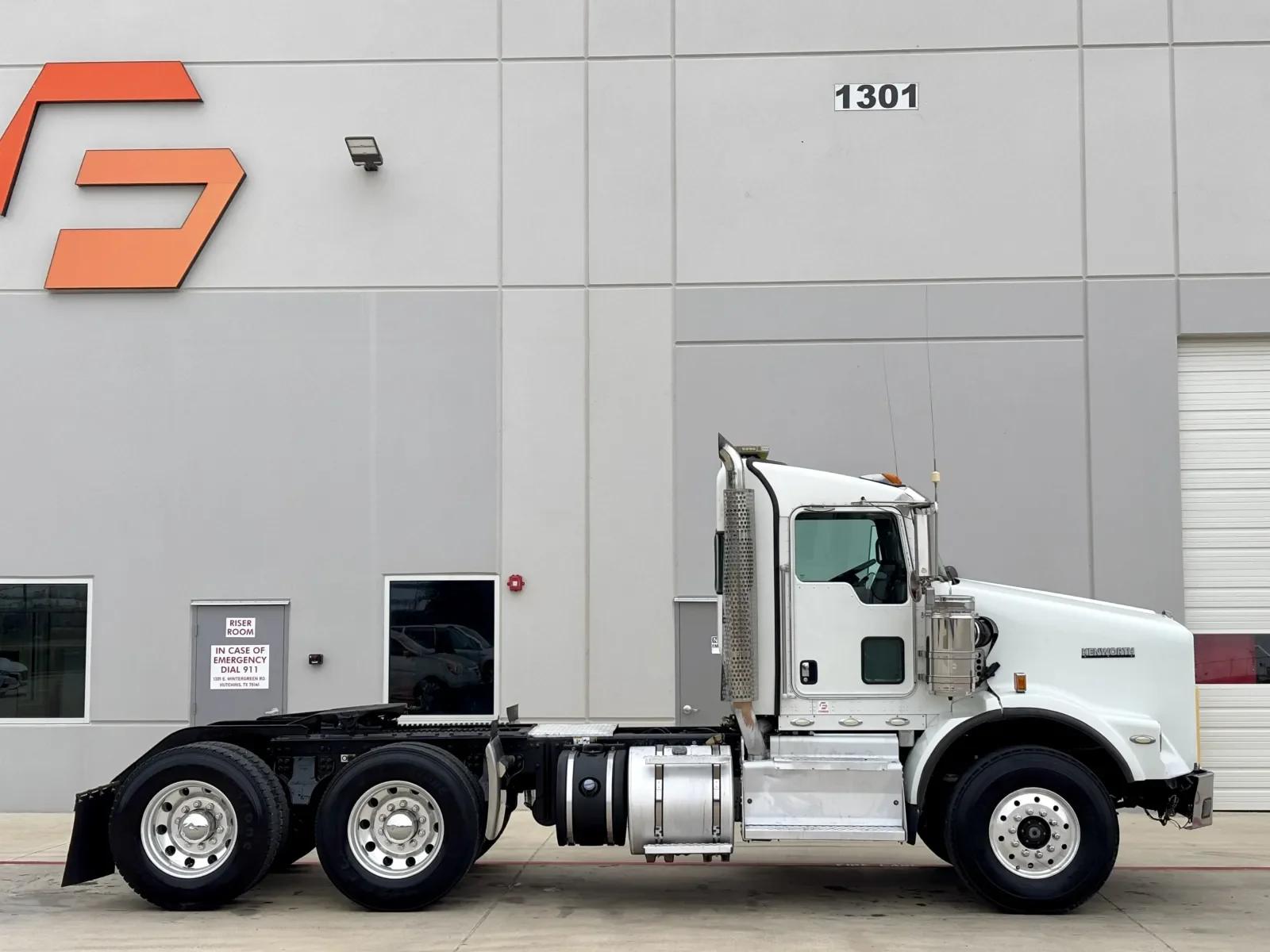 2013 Kenworth T800 in Hutchins, TX — photo 3