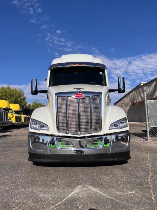 2026 Peterbilt 579 in Albuquerque, NM — photo 8