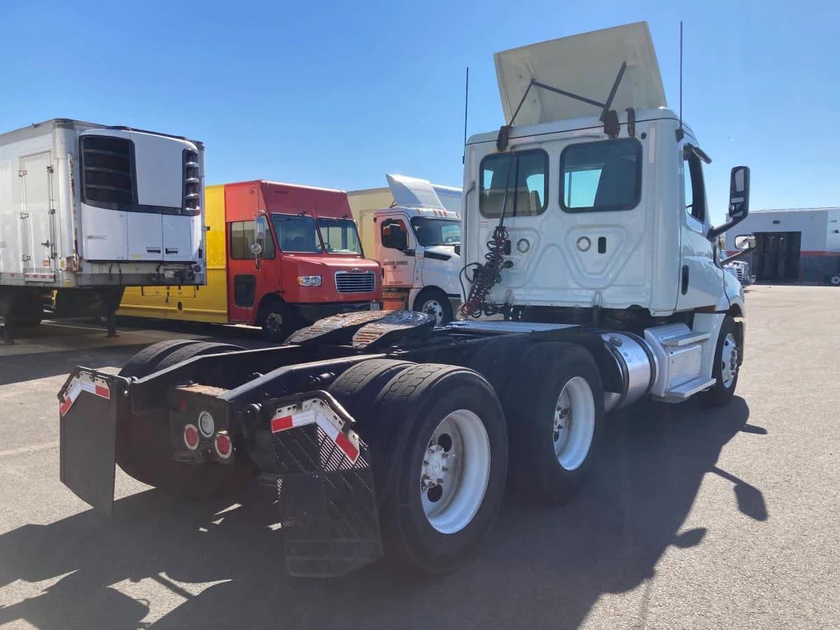 2019 Freightliner Cascadia in Springfield, MA — photo 4