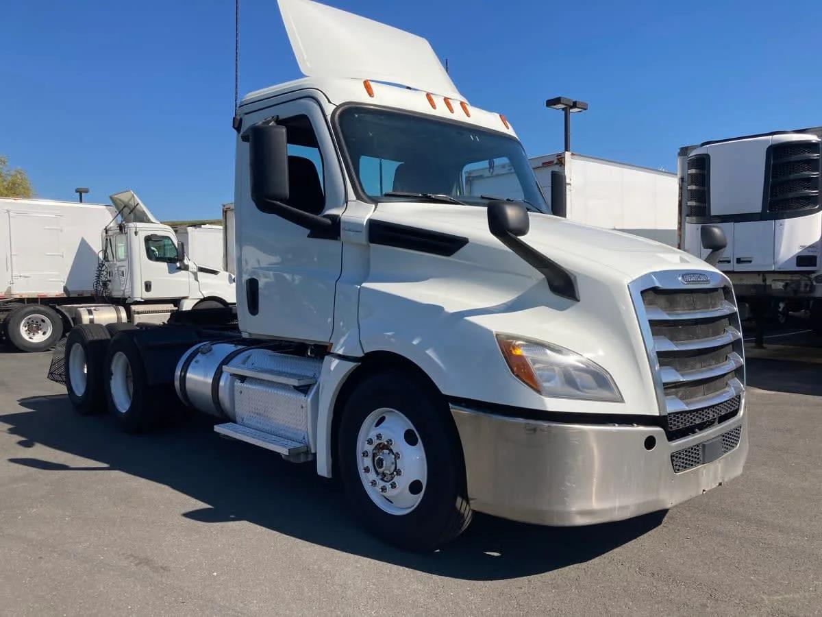 2019 Freightliner Cascadia in Springfield, MA — photo 3