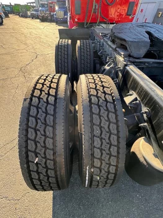 2020 Peterbilt 579 in Los Angeles, CA — photo 12