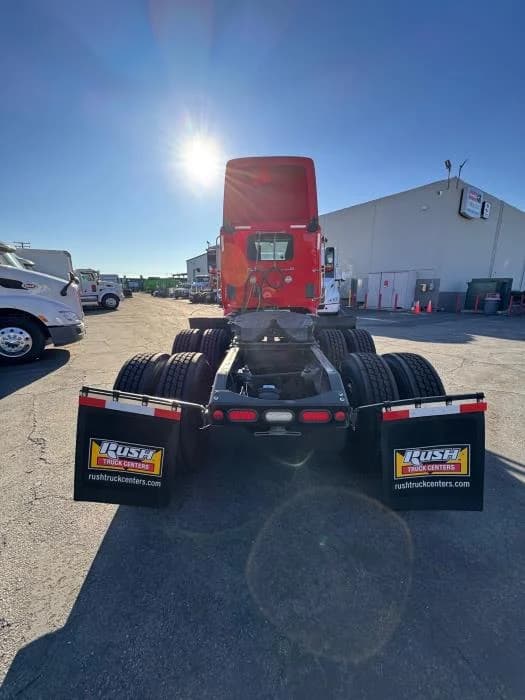 2020 Peterbilt 579 in Los Angeles, CA — photo 7