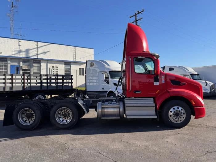 2020 Peterbilt 579 in Los Angeles, CA — photo 5
