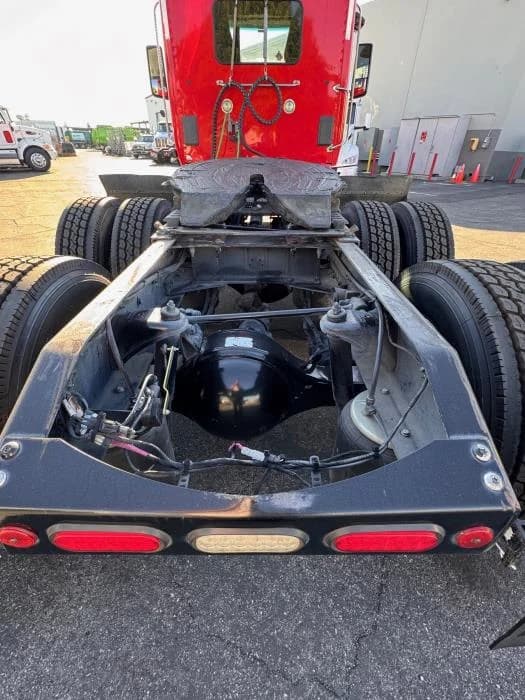 2020 Peterbilt 579 in Los Angeles, CA — photo 10