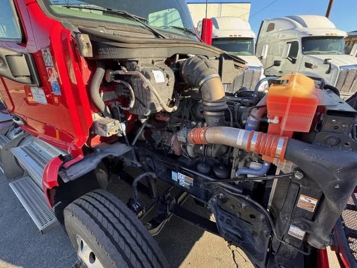 2020 Peterbilt 579 in Los Angeles, CA — photo 18