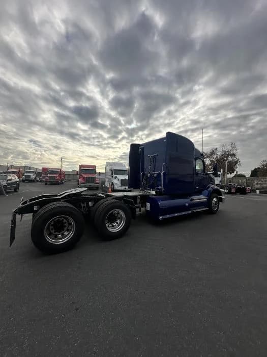 2024 Peterbilt 567 in Los Angeles, CA — photo 5