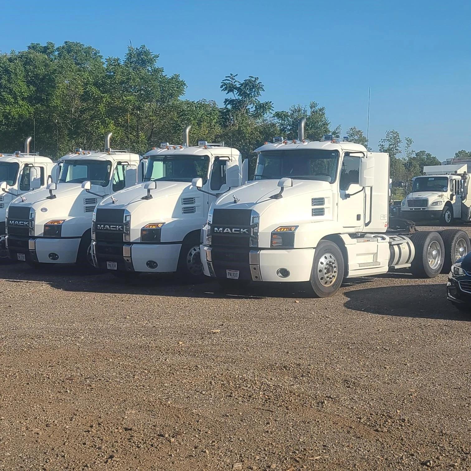 2020 Mack Anthem — photo 3