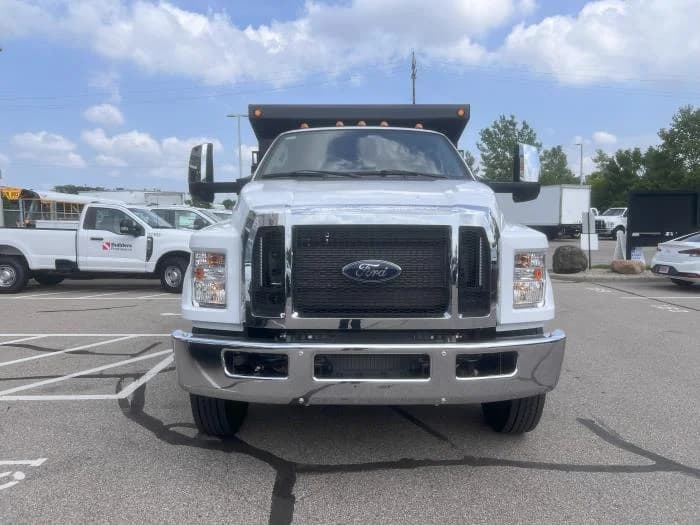 2027 Ford F-750 in Cincinnati, OH — photo 4