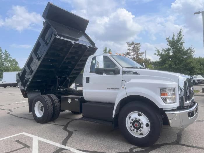 2027 Ford F-750 in Cincinnati, OH — photo 22