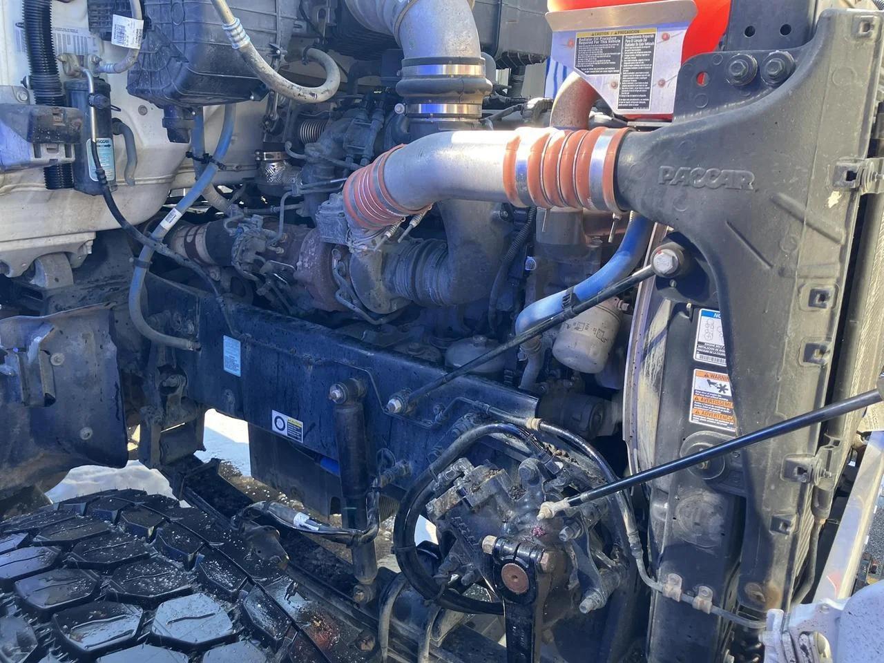 2022 Peterbilt 567 in Rochester, MN — photo 10