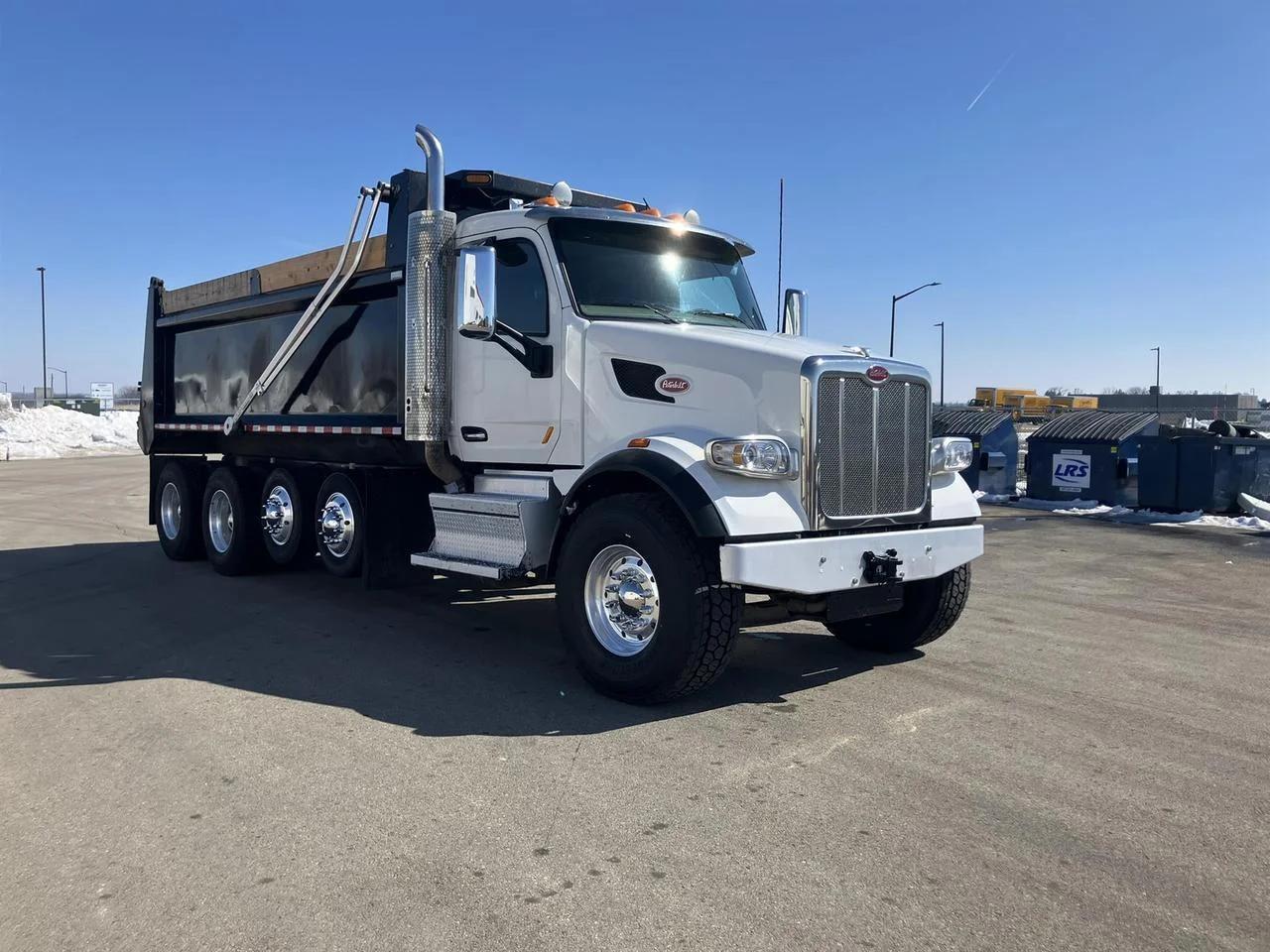 2022 Peterbilt 567 in Rochester, MN — photo 3
