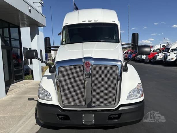 2021 Kenworth T680 in Salt Lake City, UT — photo 3