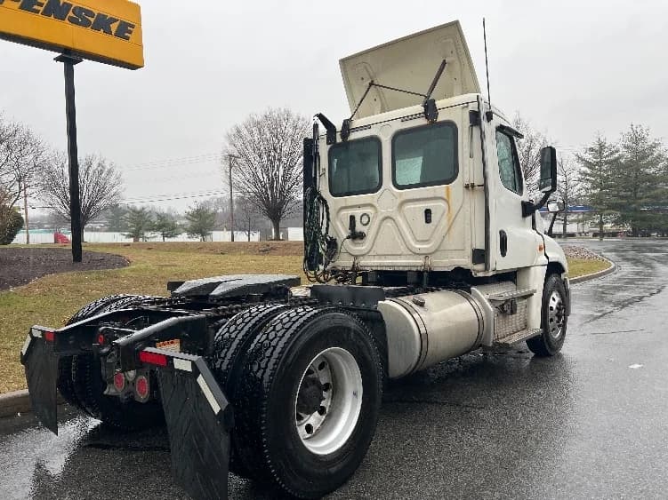 2019 Freightliner Cascadia in Montgomery, NY — photo 7