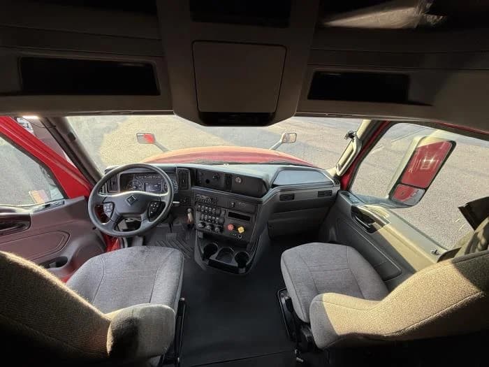 2022 International LT in Phoenix, AZ — photo 17