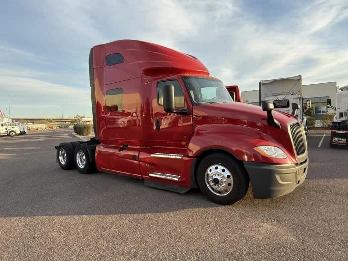 2022 International LT in Phoenix, AZ — photo 8