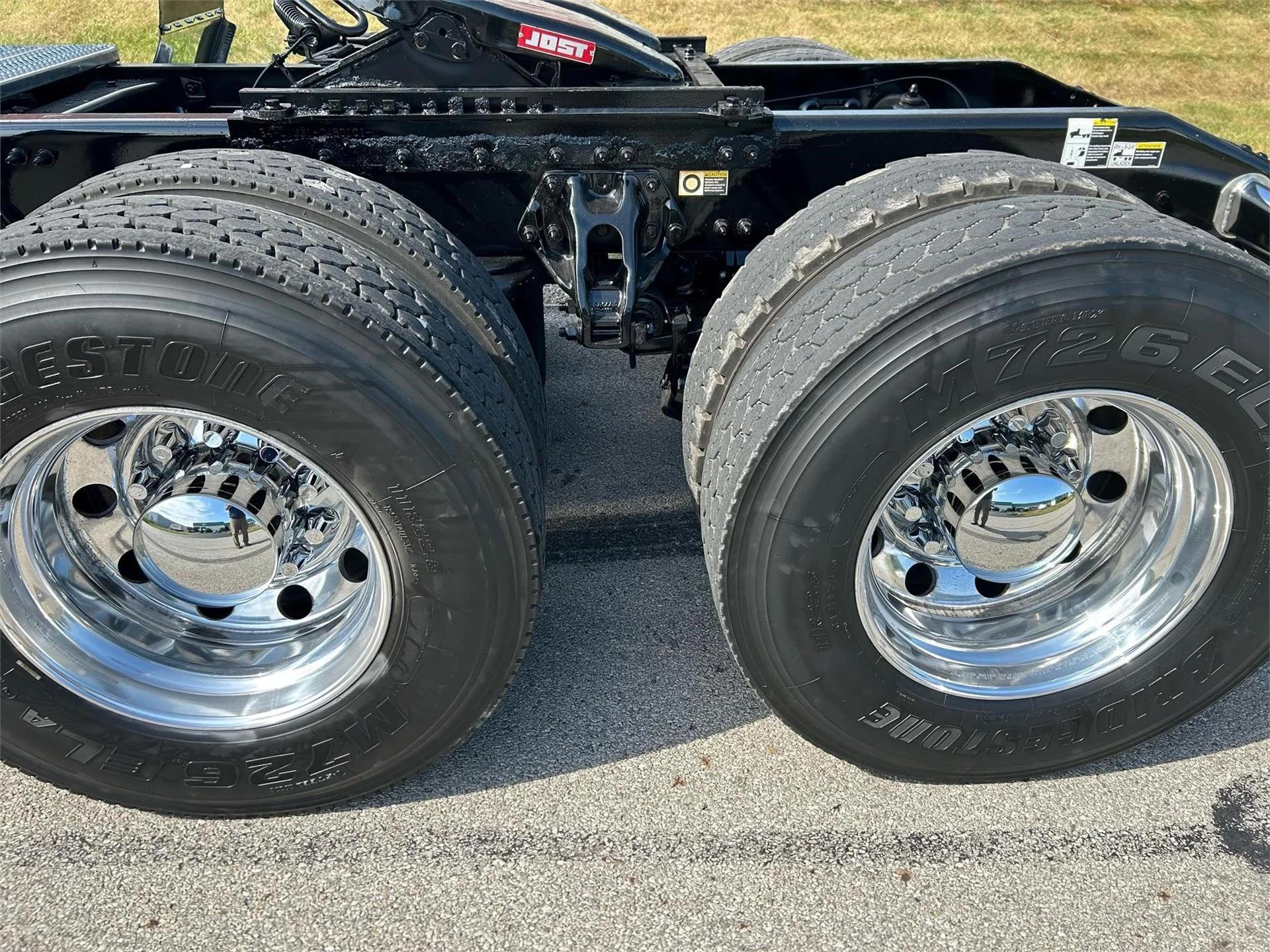 2019 Peterbilt 567 in Zanesville, OH — photo 13