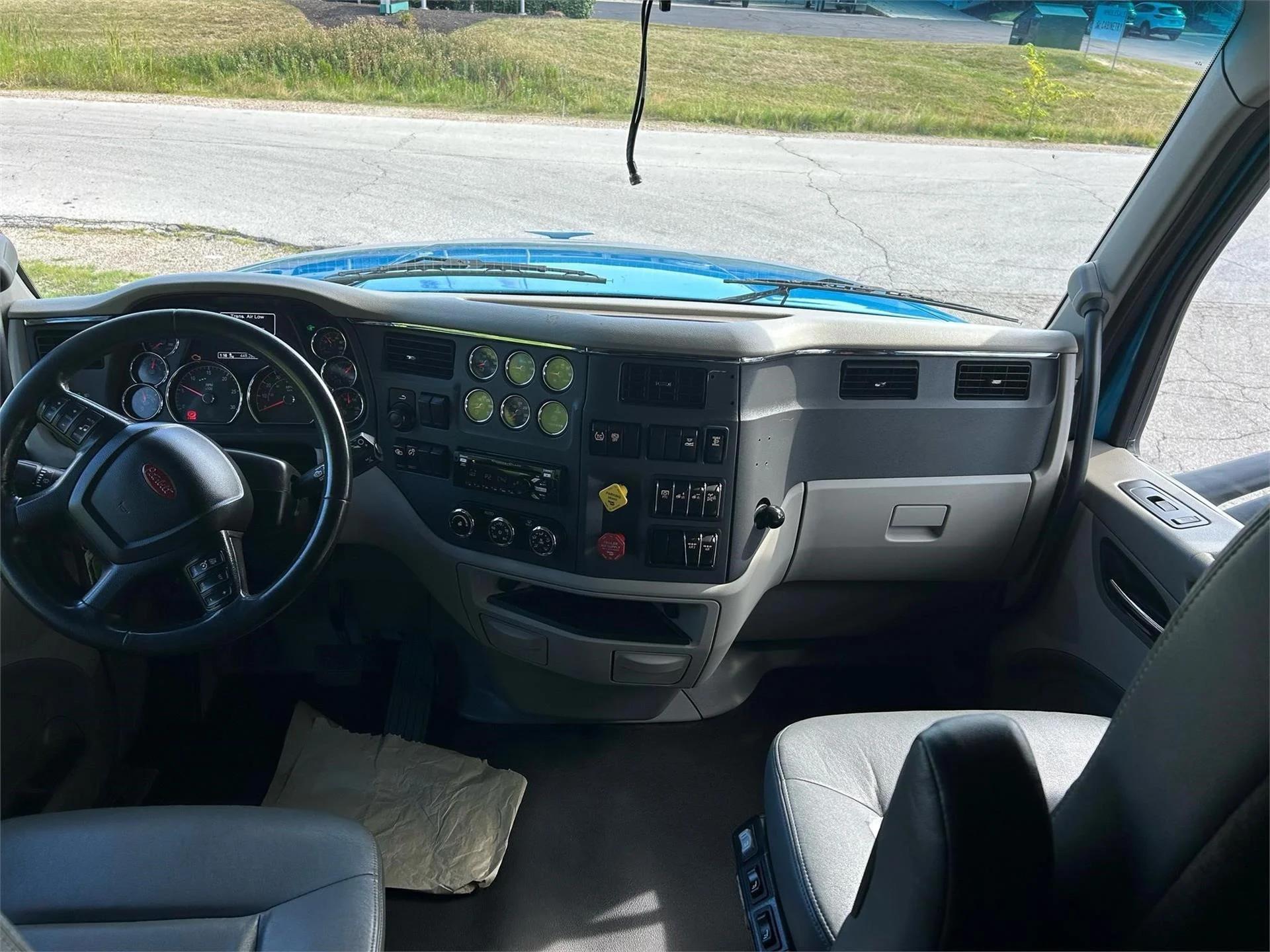 2019 Peterbilt 567 in Zanesville, OH — photo 16