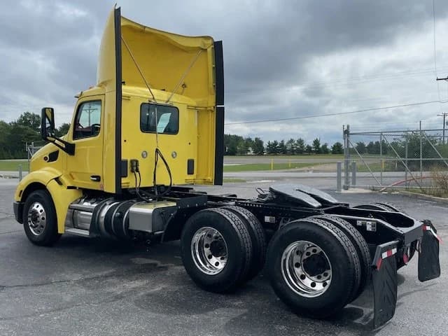 2021 Peterbilt 579 in Lima, OH — photo 4