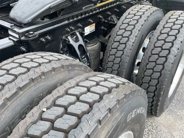 2021 Peterbilt 579 in Lima, OH — photo 16