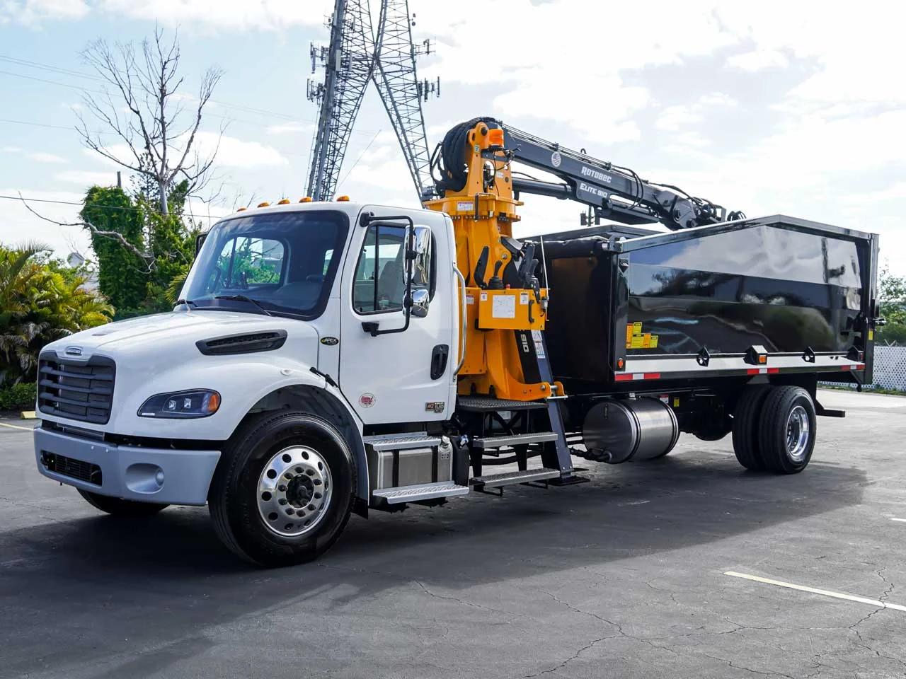 2025 Freightliner — photo 2