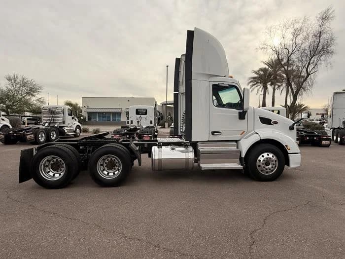 2020 Peterbilt 579 — photo 7