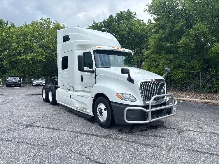 2020 International LT in Middlefield, OH