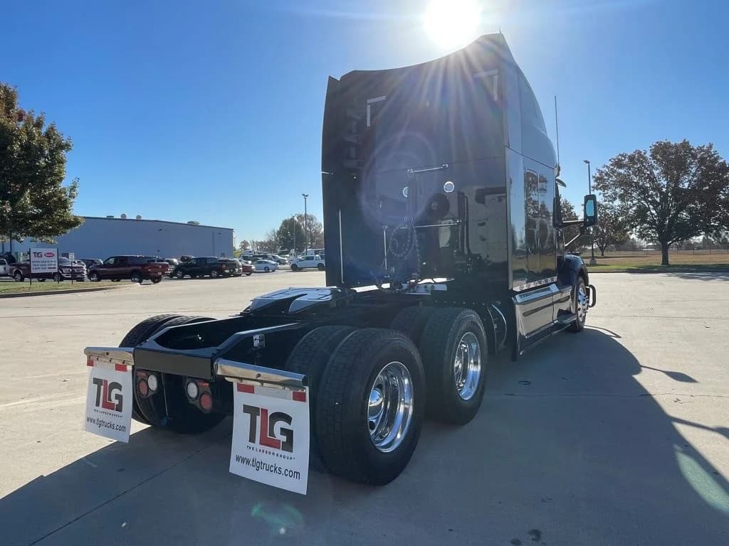 2023 Peterbilt 579 in O'Fallon, MO — photo 5