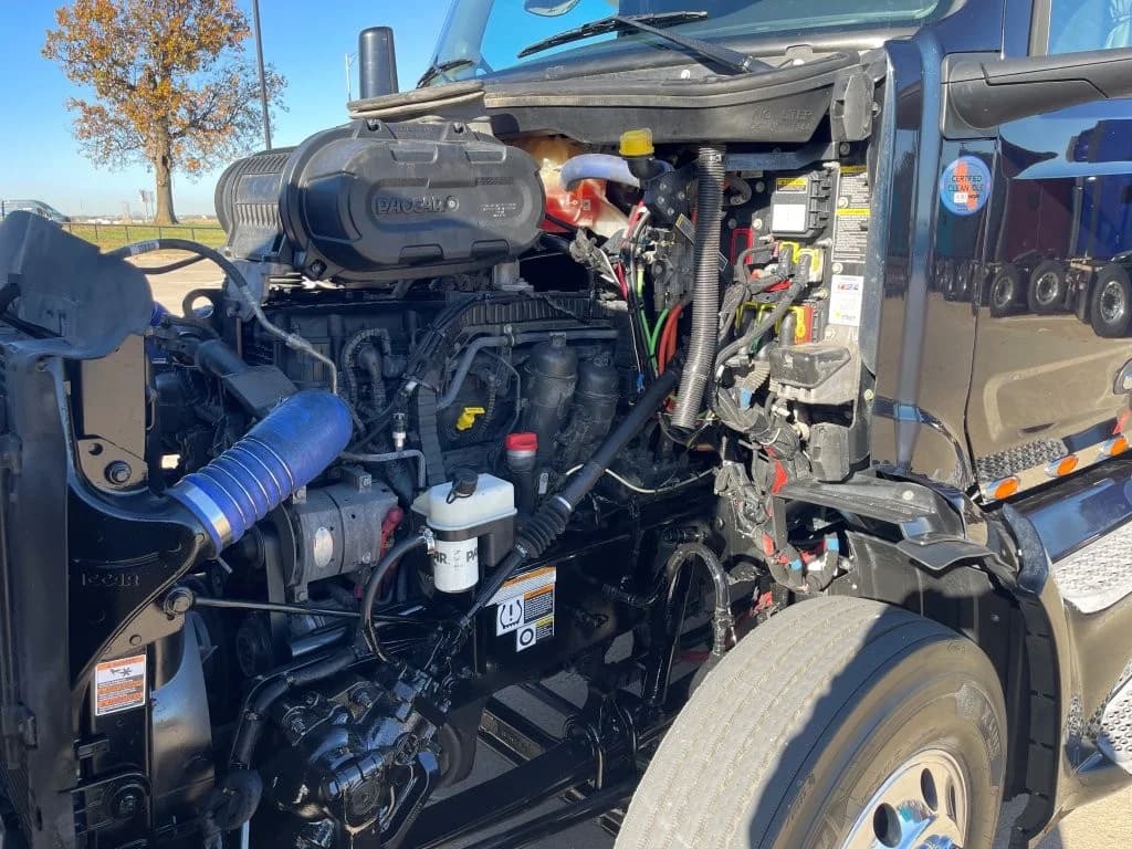 2023 Peterbilt 579 in O'Fallon, MO — photo 9